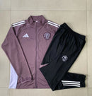 MANCHESTER UNITED III 25/26 SHORTS + SWEATSHIRT
